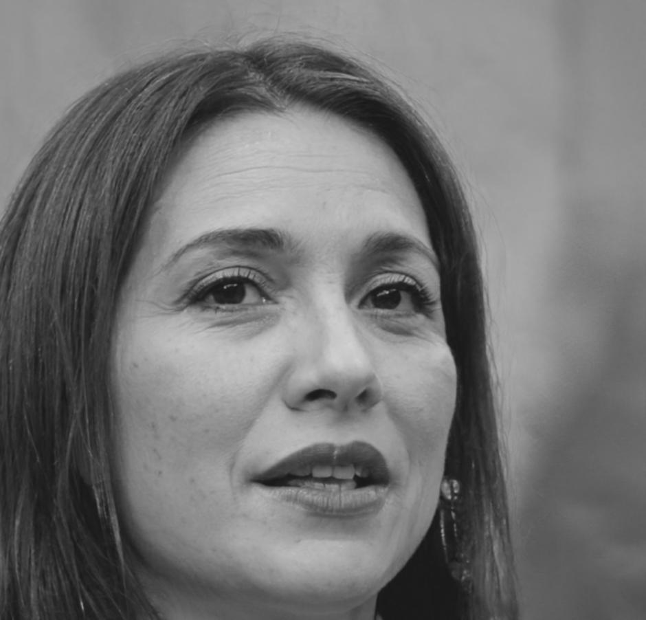 Prof. Maria Weber - Expertin für Finanzpsychologie
